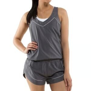 Lululemon Athletica Women’s Speedy Runsie Sleeveless Shorts Romper Size 2 Gray